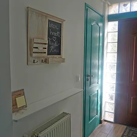 Tuender Roza Apartman Miskolc Exterior foto